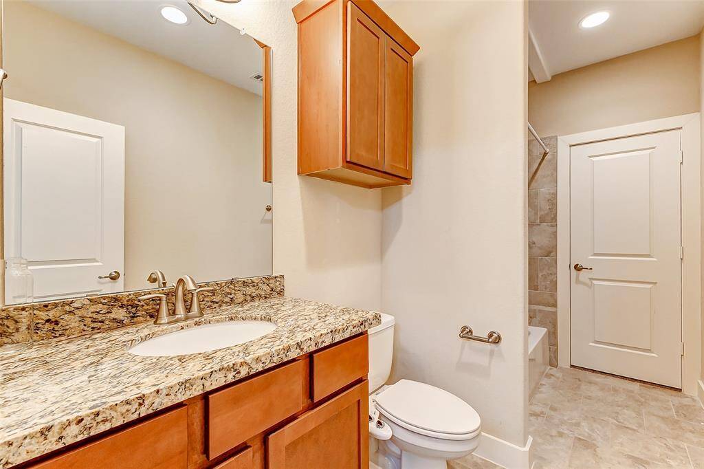 Downstairs full bath.