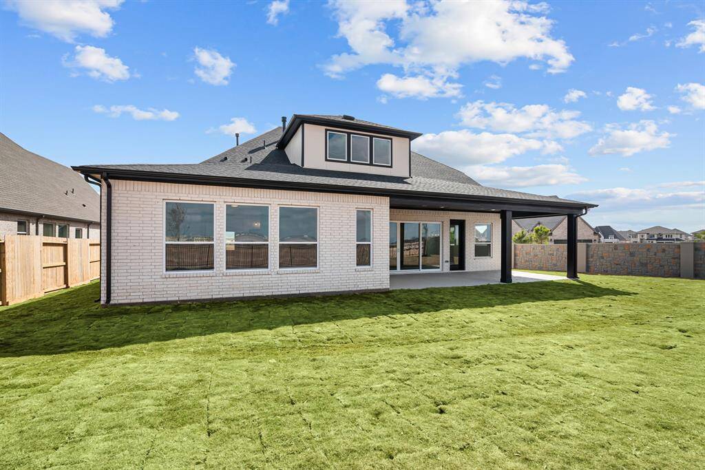Welcome to The Wellington by David Weekley Homes. Move-In-Ready Now!
