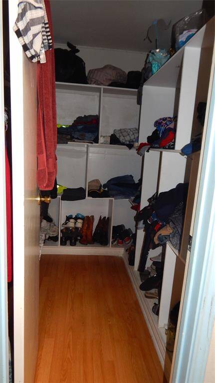 Walk-in Closet