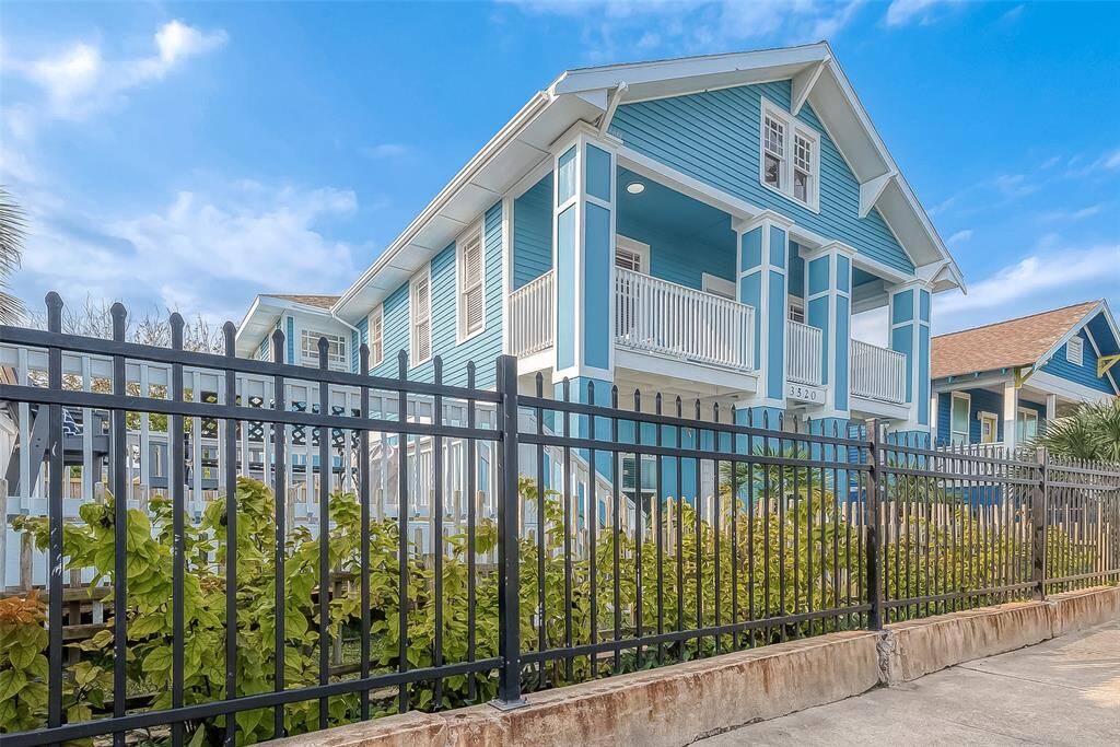 Side view of the front Duplex