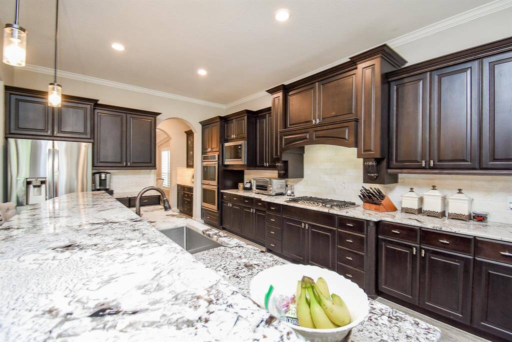 The kitchen is open to the family room with a breakfast bar!