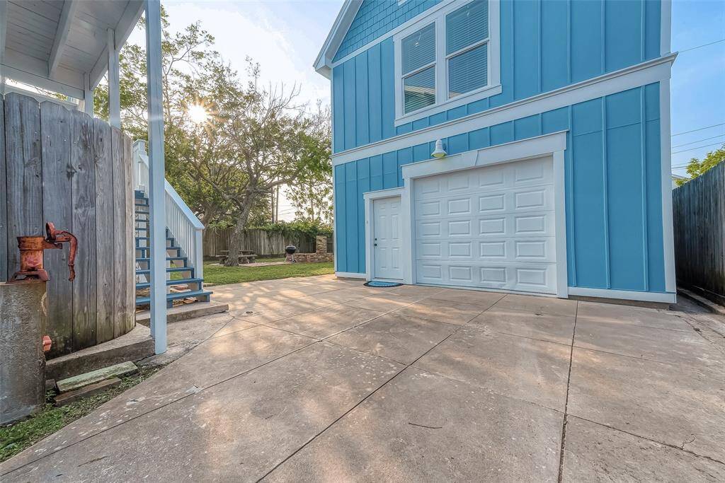 Garage and Garage apartment (the main entrance)
