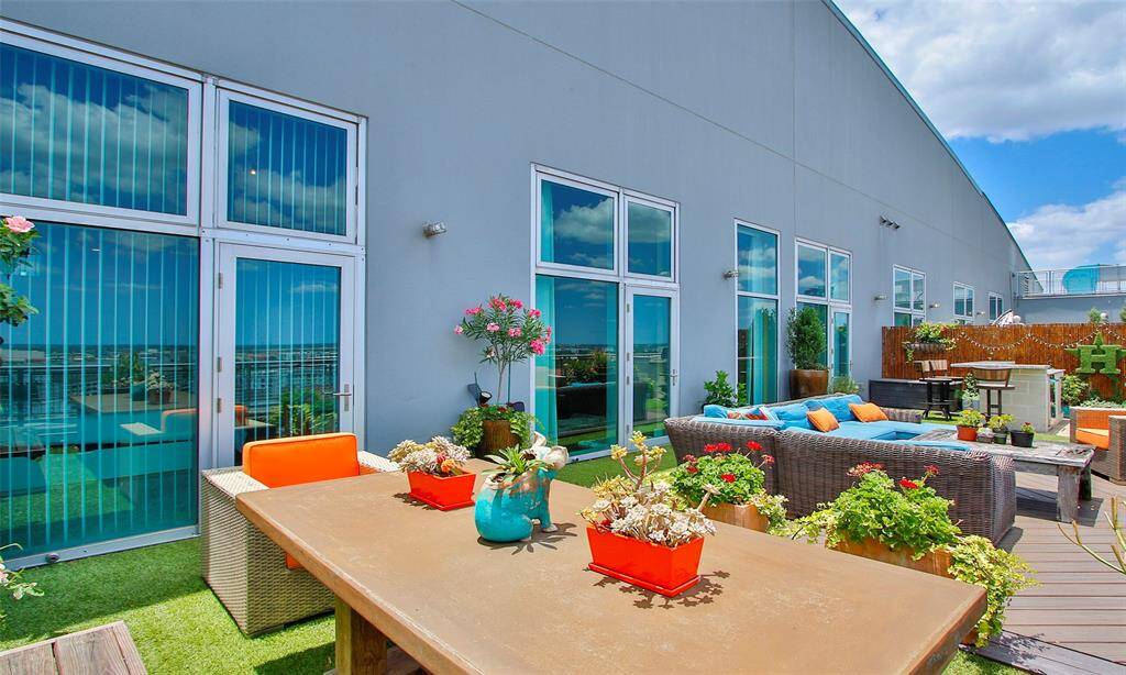Step out onto your terrace and enjoy your morning coffee or have a dinner party.  This patio has the feel of a backyard oasis!