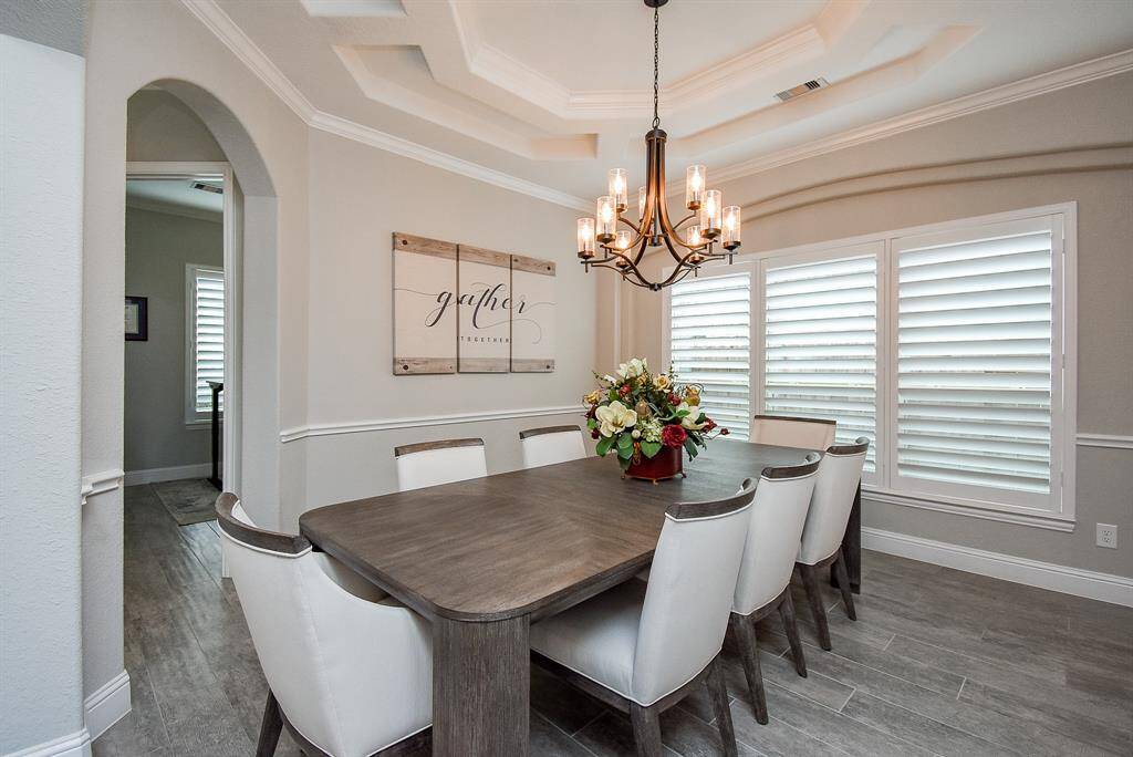 Beautiful tiered ceiling