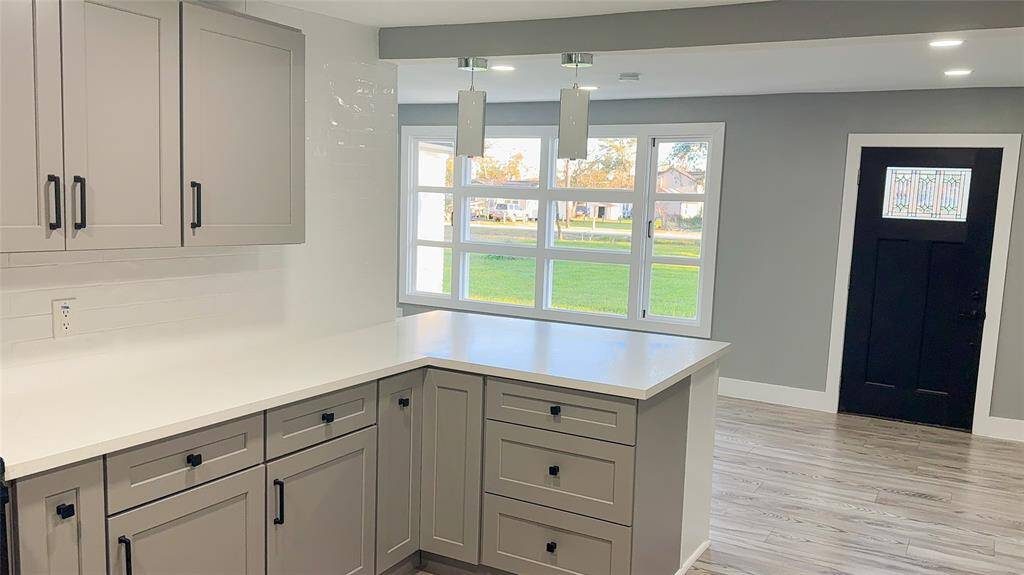 Plenty of cabinets