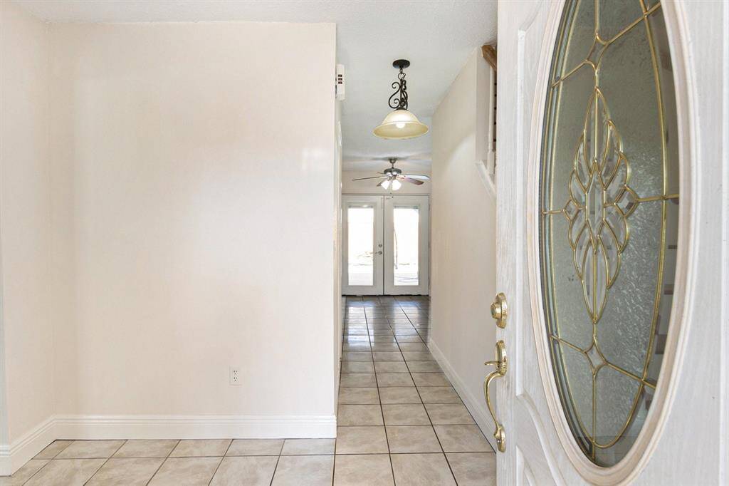 Entry view of this wonderful home.