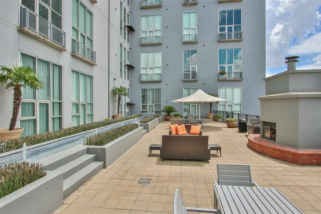 5th floor Eden offers a lush garden deck with Zen fountain, gas grills, fireplace, and shady gathering area.