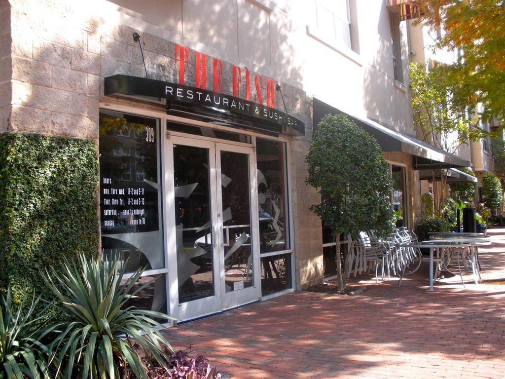 Enjoy sushi, cocktails, and awesome happy hours at Fish.