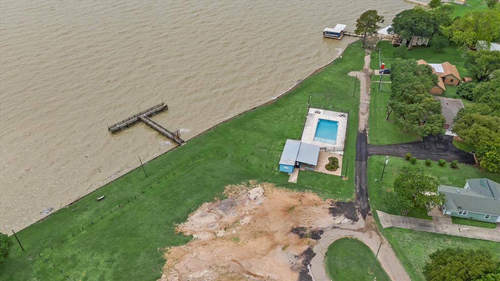 Aerial view of community amenities on Lake Livingston