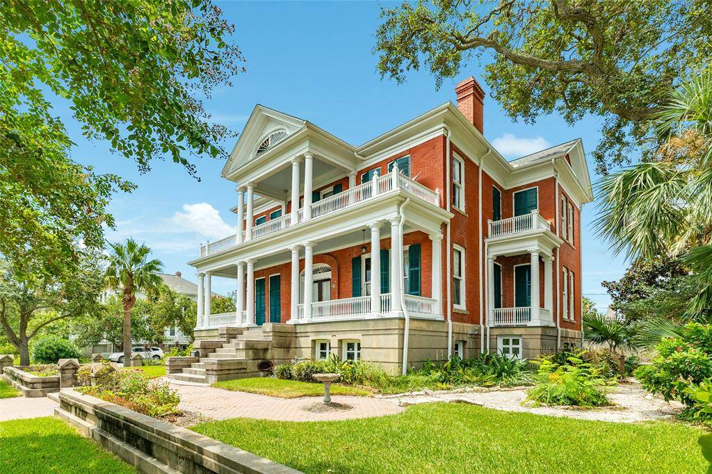 The stately Shaw Mansion was est. in 1900 and is a stunning piece of Galveston's rich history.