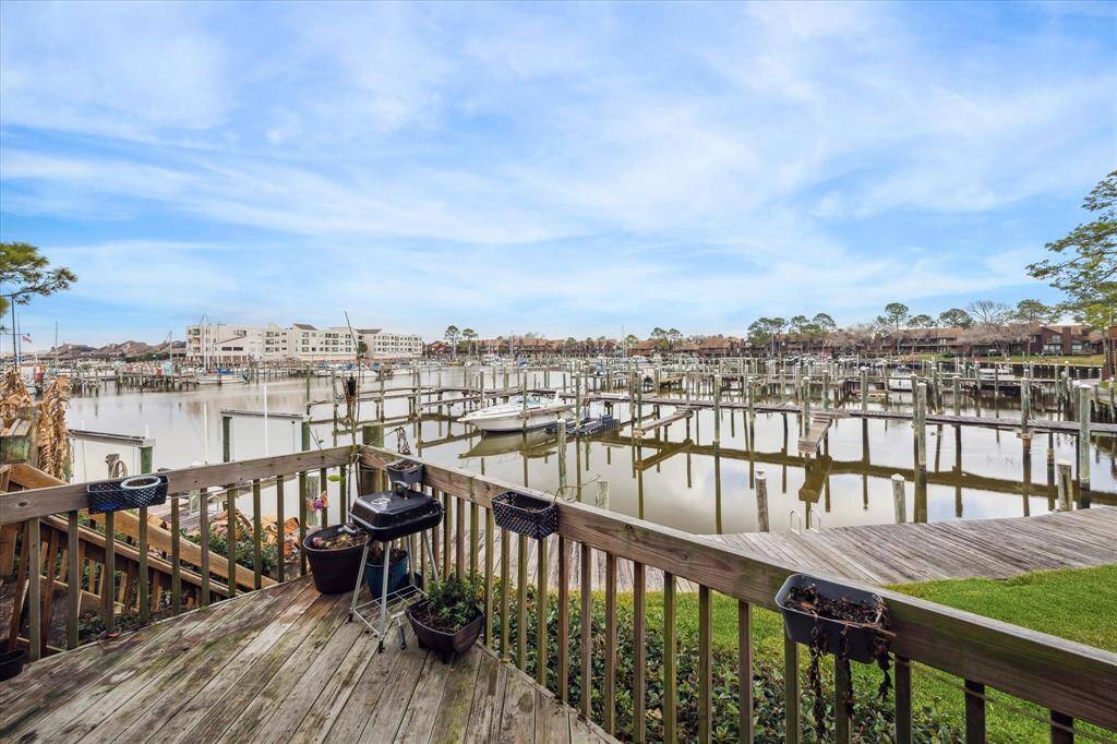 PRIVATE BALCONY WITH ACCESS TO THE BOARDWALK.