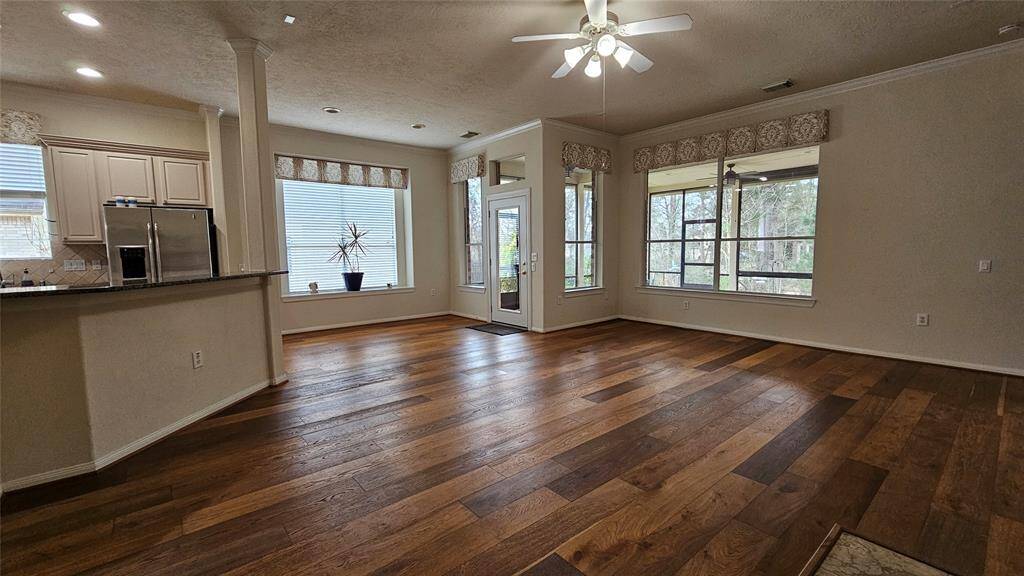 OPEN FAMILY ROOM