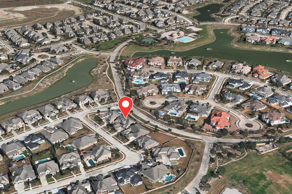 Enjoy easy access to the clubhouse, pool, and tennis courts just steps away!