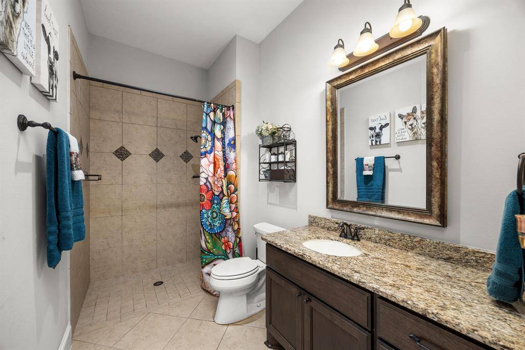 Secondary in Suite bath