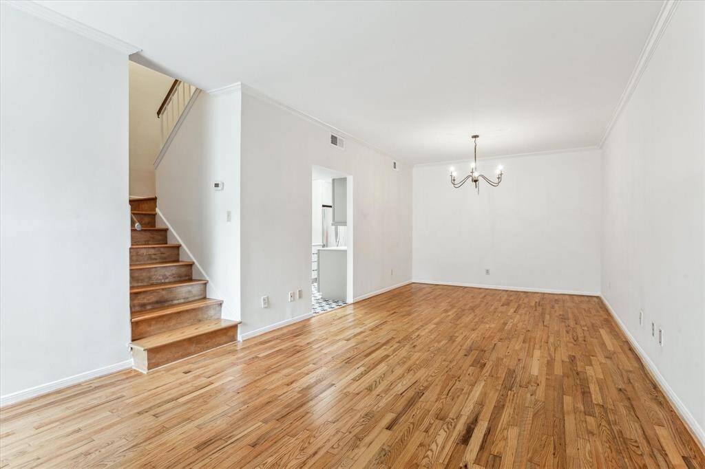 Great opportunity in the desirable gated community, River Oaks Place Condos. The 2-bedroom, 2.5 bath home is ready for your personal touches now or in the future