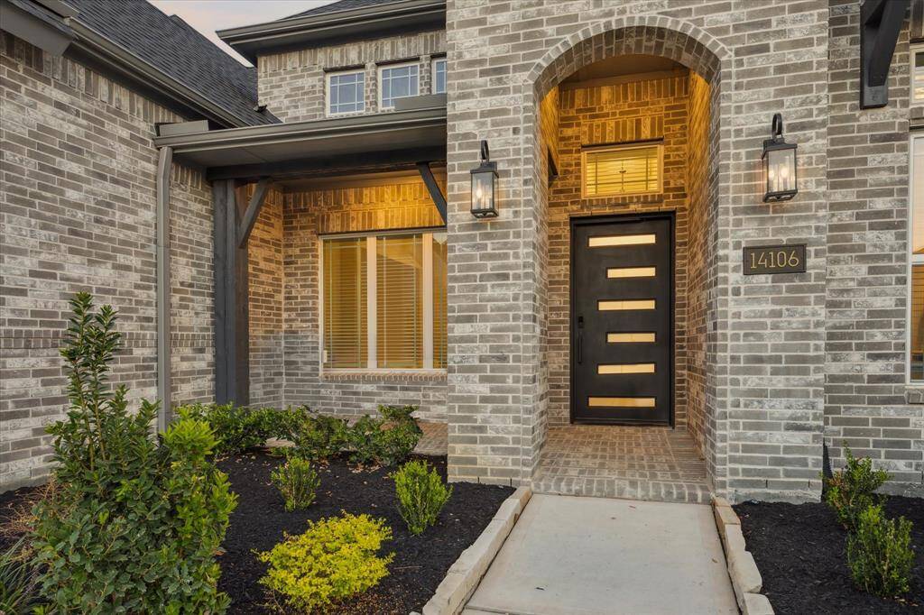 This unique home provides ready made luxury you can enjoy right away.