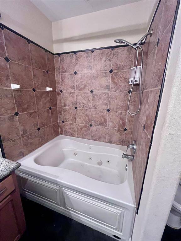 Jetted tub
