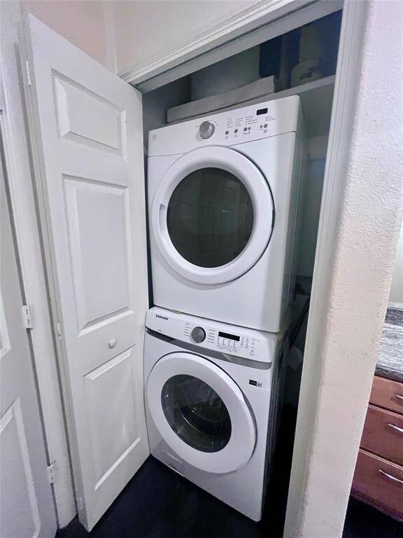 Full size washer dryer included