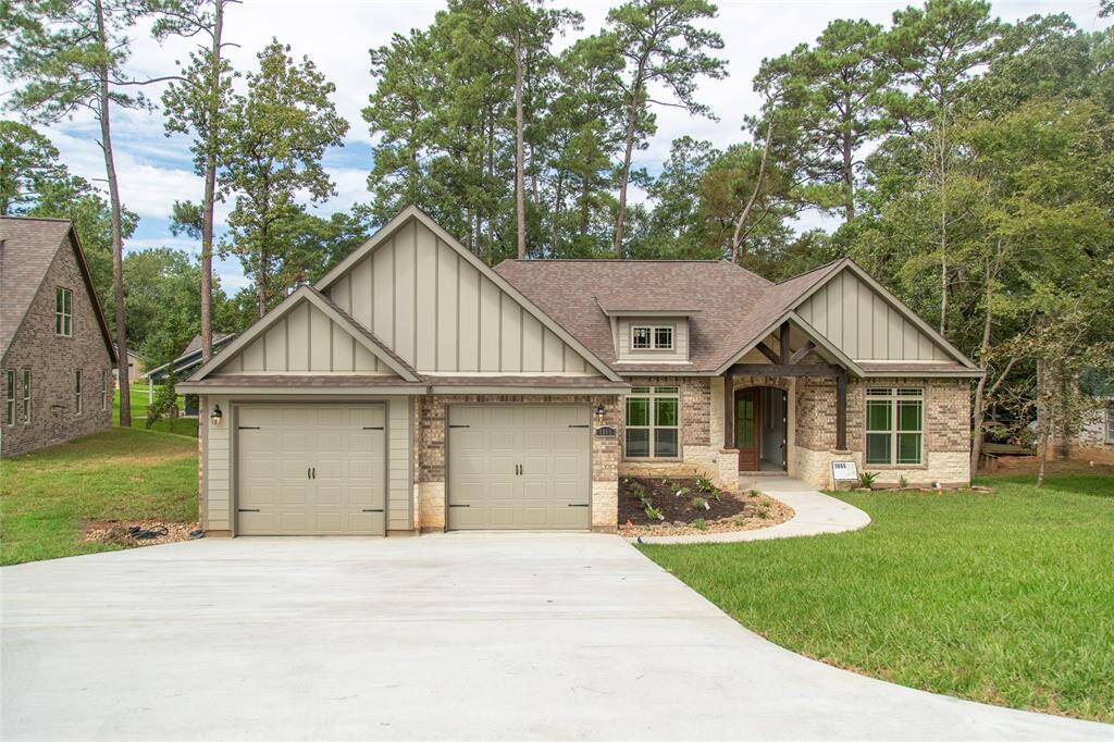 SAMPLE PICTURS OF A SIMILAR HOME. See the actual lot next. THREE BEDROOM WITH A STUDY/FLEX ROOM. 2300 SQUARE FEET.