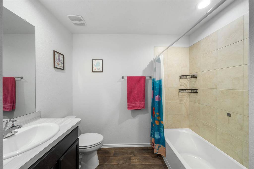This full bath upstairs makes your nighttime routine a cinch!