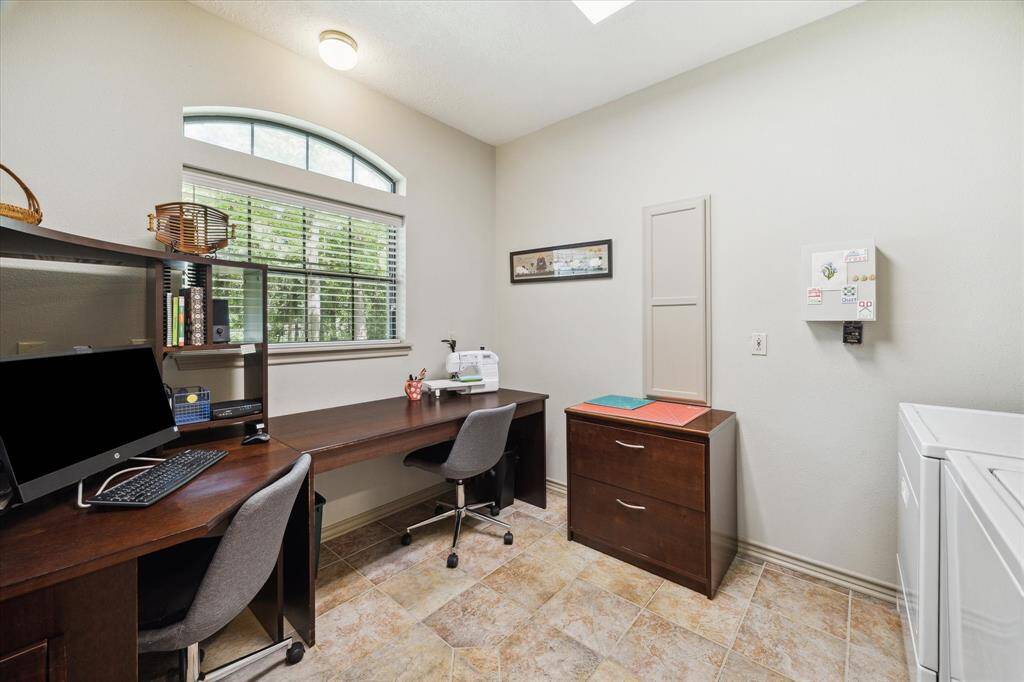 Huge Utility room.