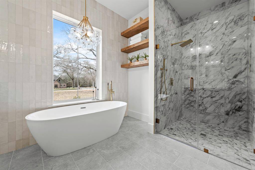 Spacious surroundings at the soaking tub.