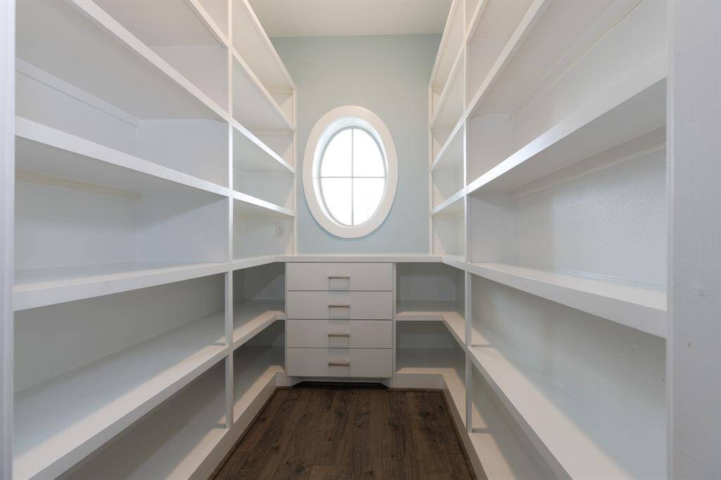 Walk In Pantry