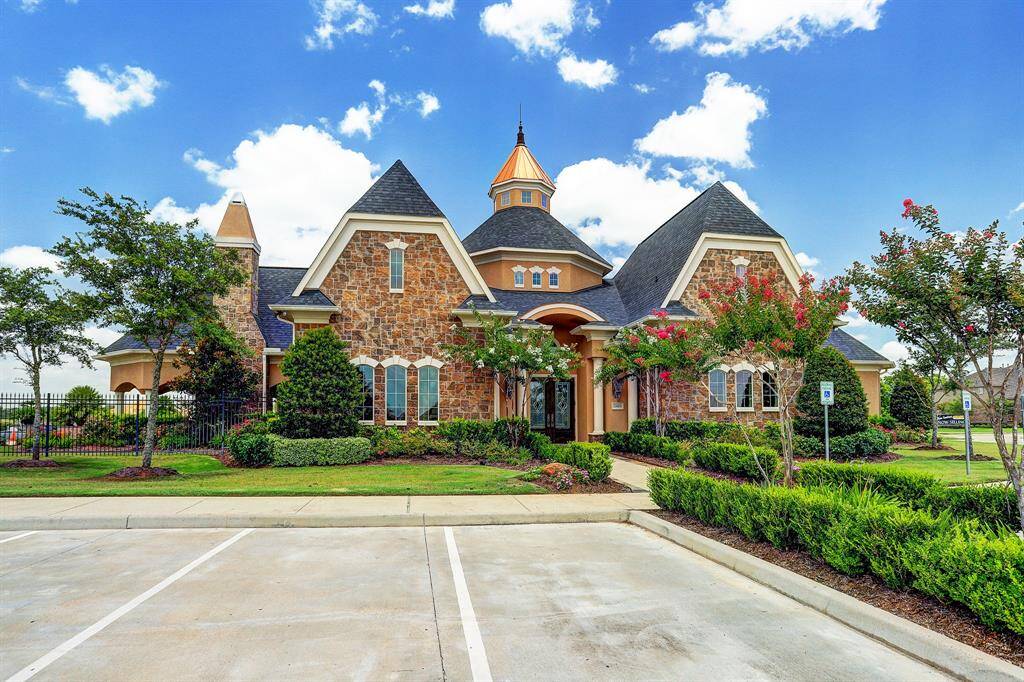 The beautiful clubhouse sits in the heart of the community.