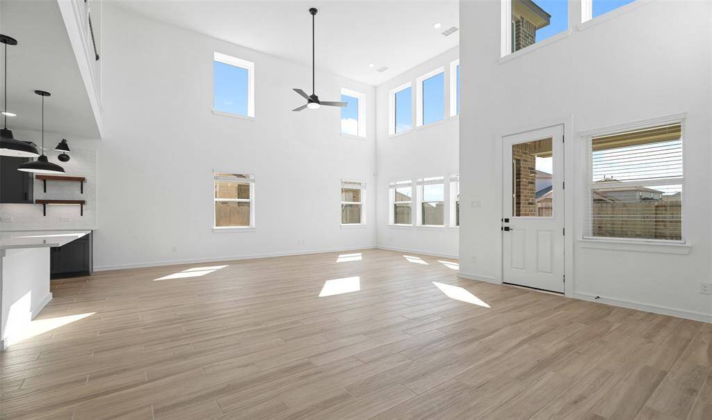 Impressive great room and dining area (*Photo not of actual home and used for illustration purposes only.)
