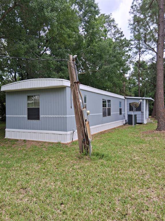 Beautiful wooded lot and ready to move in!!