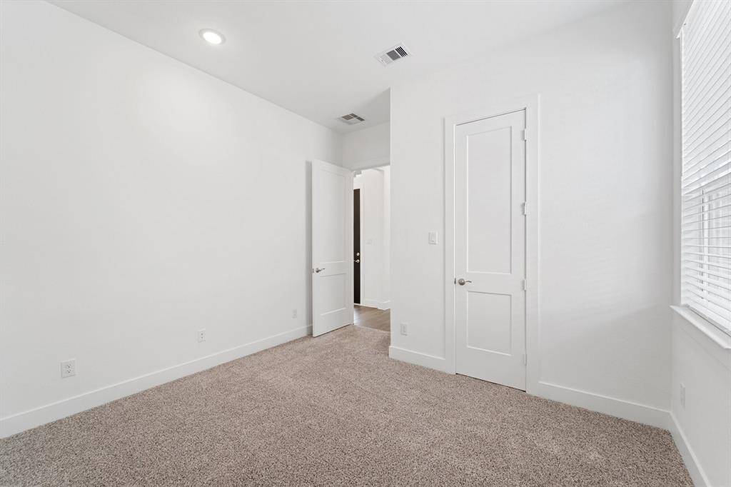 Photos are REPRESENTATIVE of the home /floor plan and are NOT of the actual home.  Selections, features, and room options may vary.  For more info, contact Chesmar Homes.