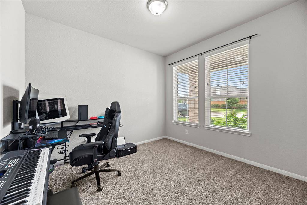 Home office/study.