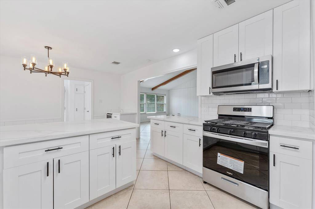 Upgraded New Kitchen with New Range for those delicious meals!