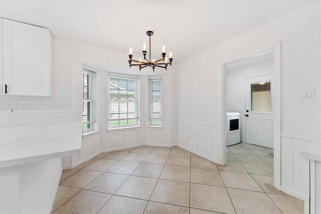 Lovely breakfast Nook...