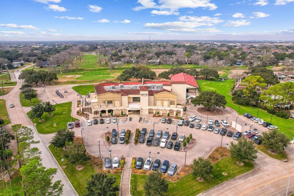 Location Location Location, very desirable neighboorhood with plently to do or to just to relax!