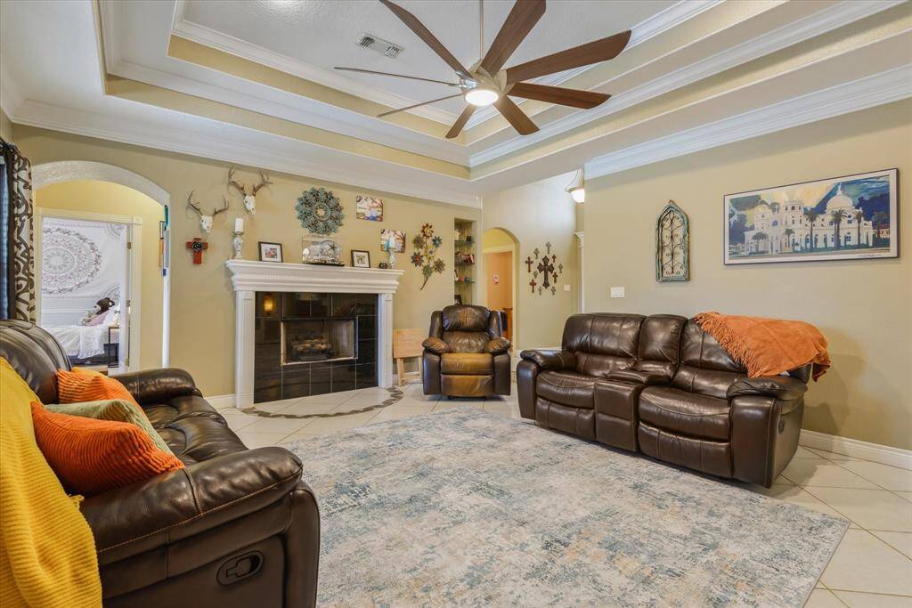 Fireplace can be gas log or woodburning.