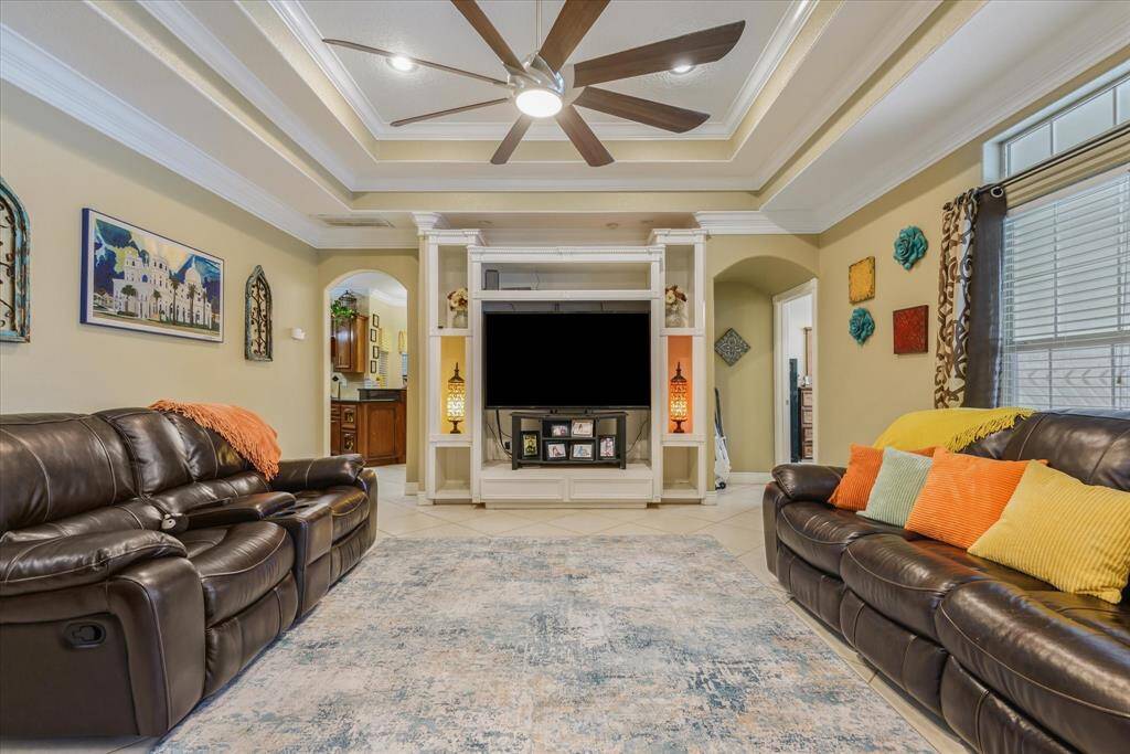 Livingroom with built ins.