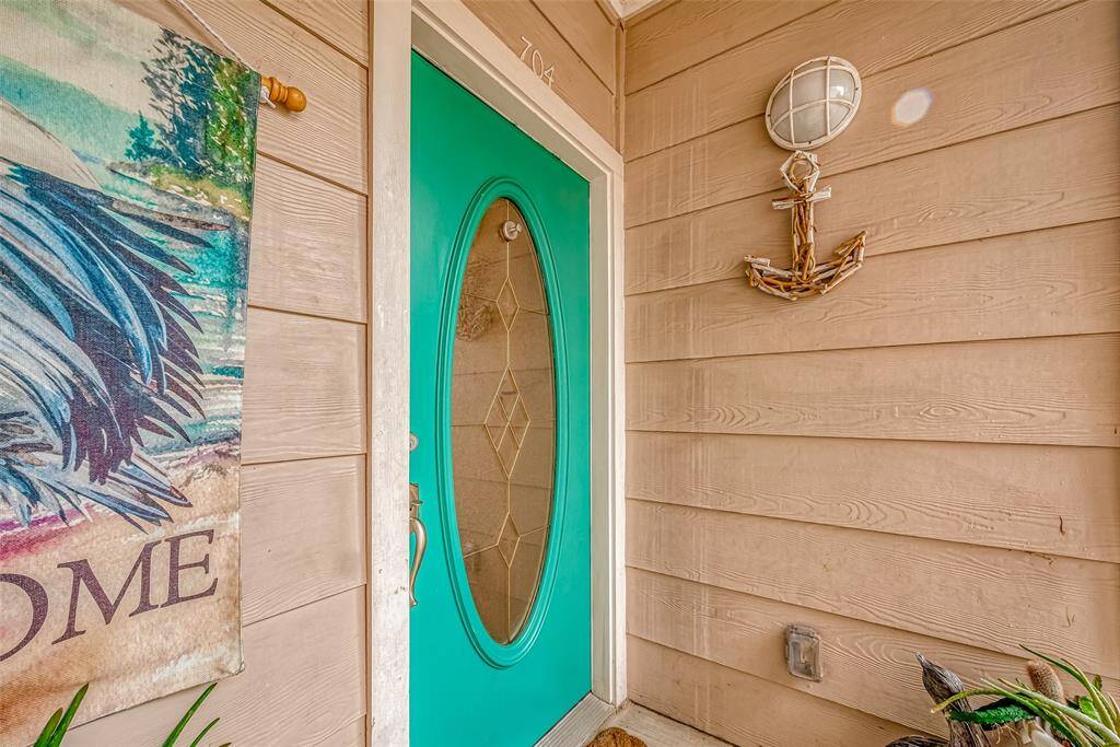 Front entryway to unit