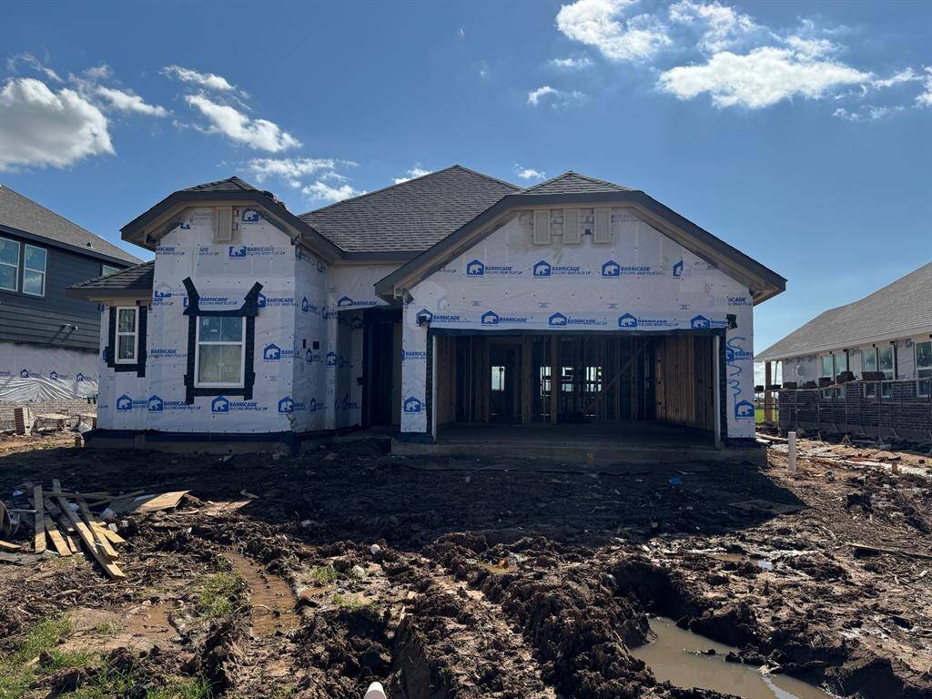 One story home with 3 bedrooms, 2.5 baths, and 3 car garage.