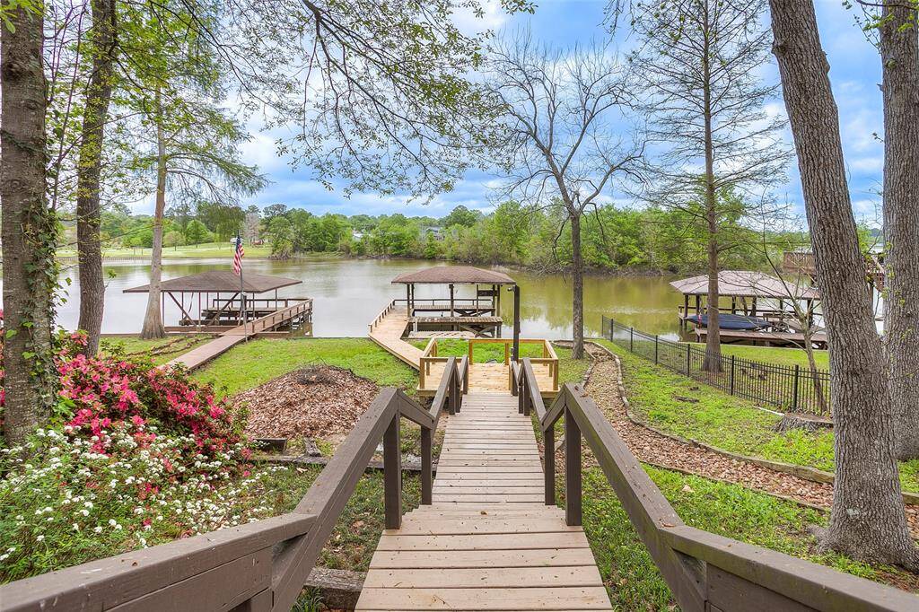 WELCOME to your new lake home!