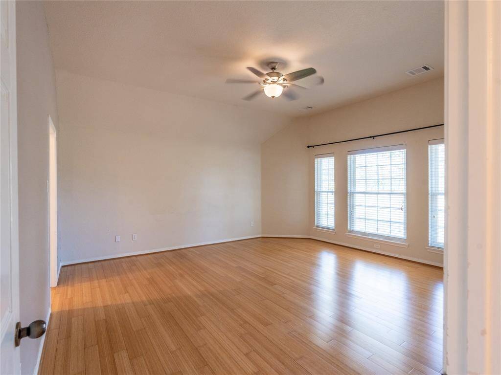Extra large primary bedroom