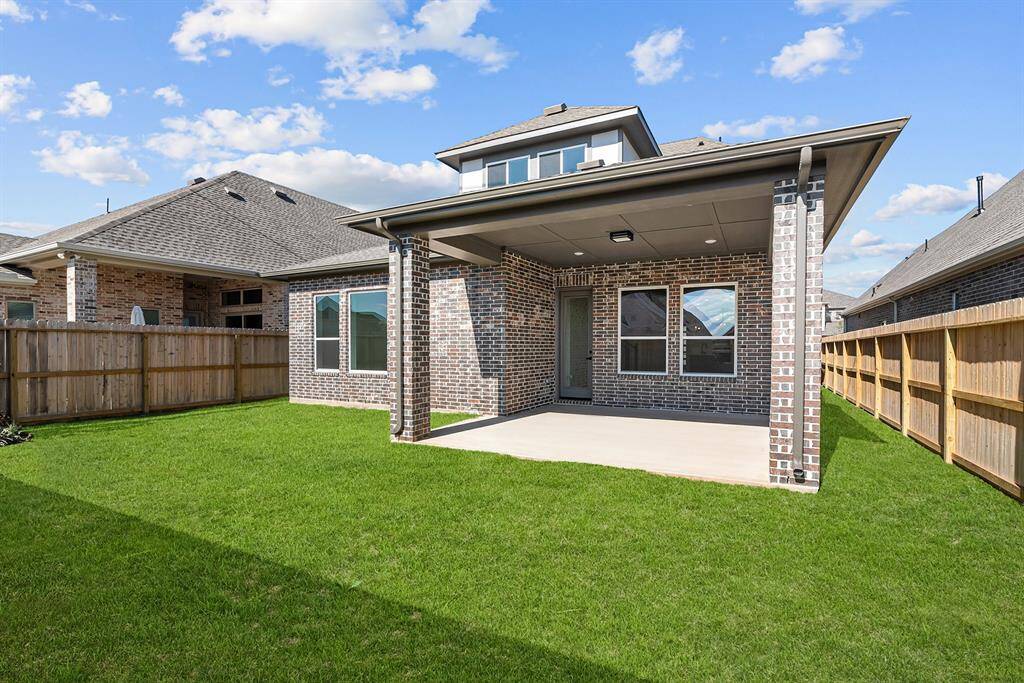 Welcome to The Busch by David Weekley Homes. Move-In-Ready Now!!