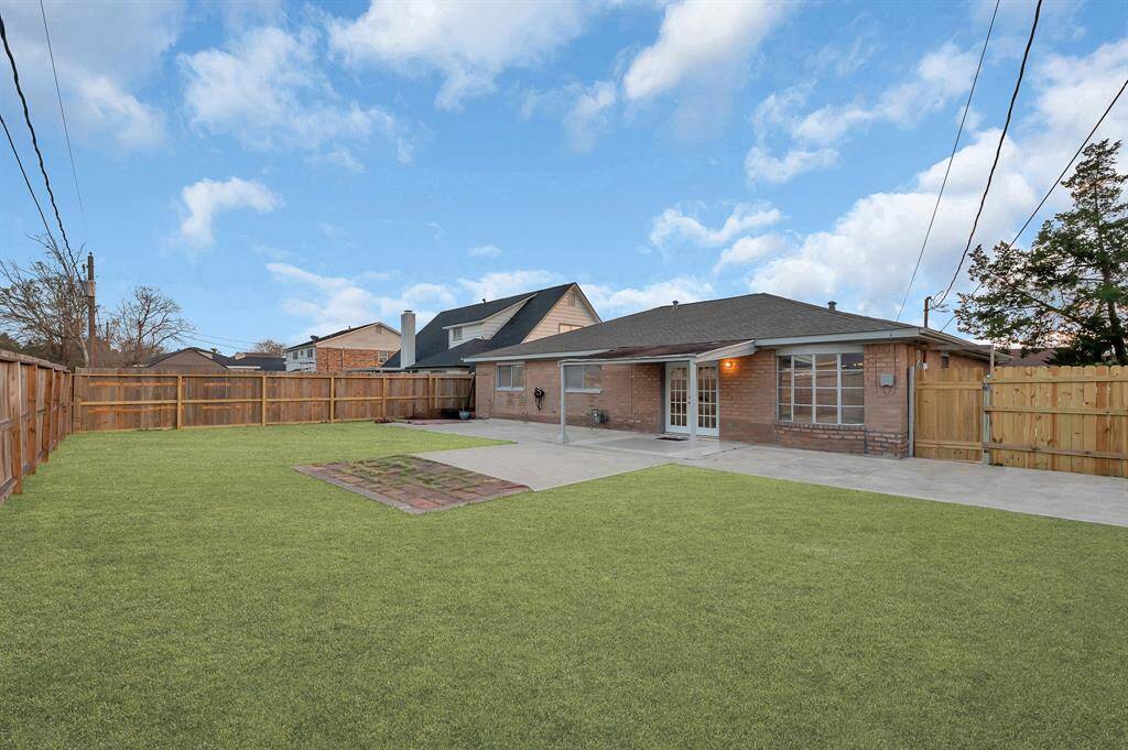 Spacious Backyard!