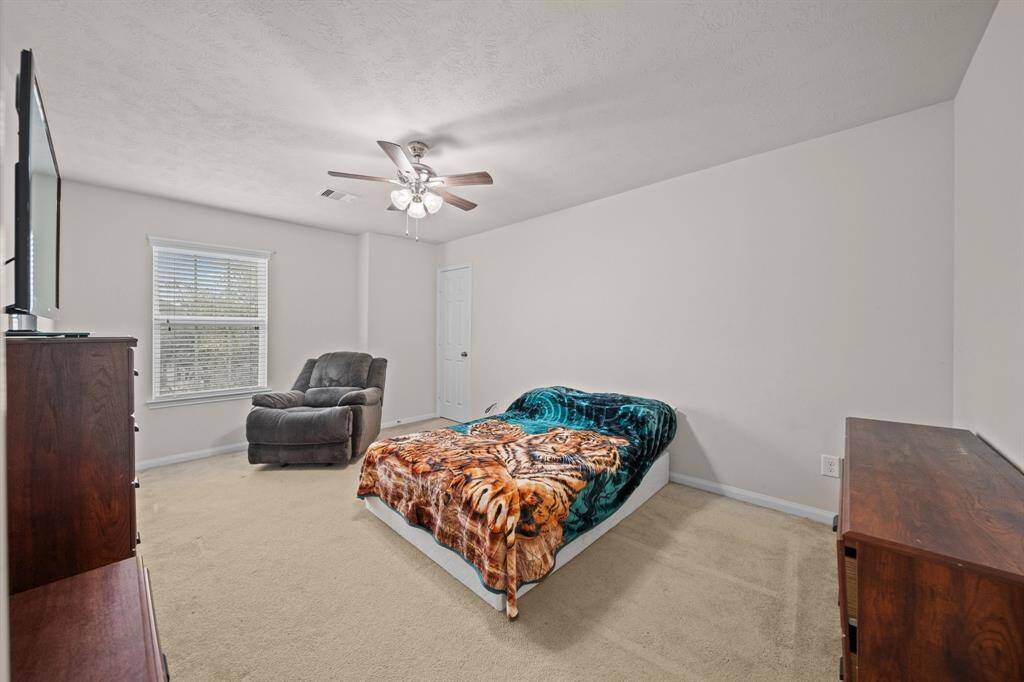 Fourth bedroom