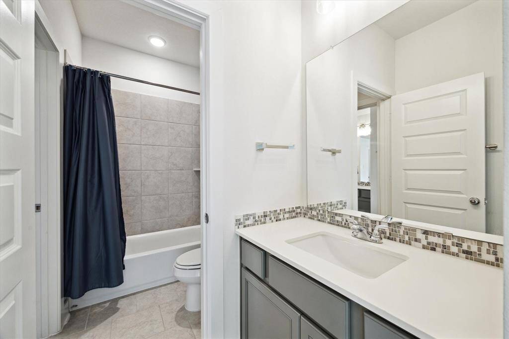 This is the upstairs bathroom