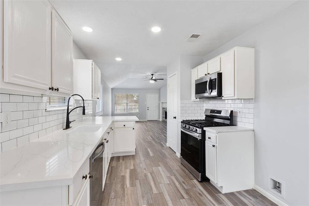 Ample cabinet space for your kitchen storage.