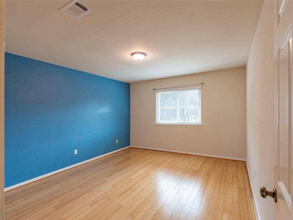 Secondary bedroom 1