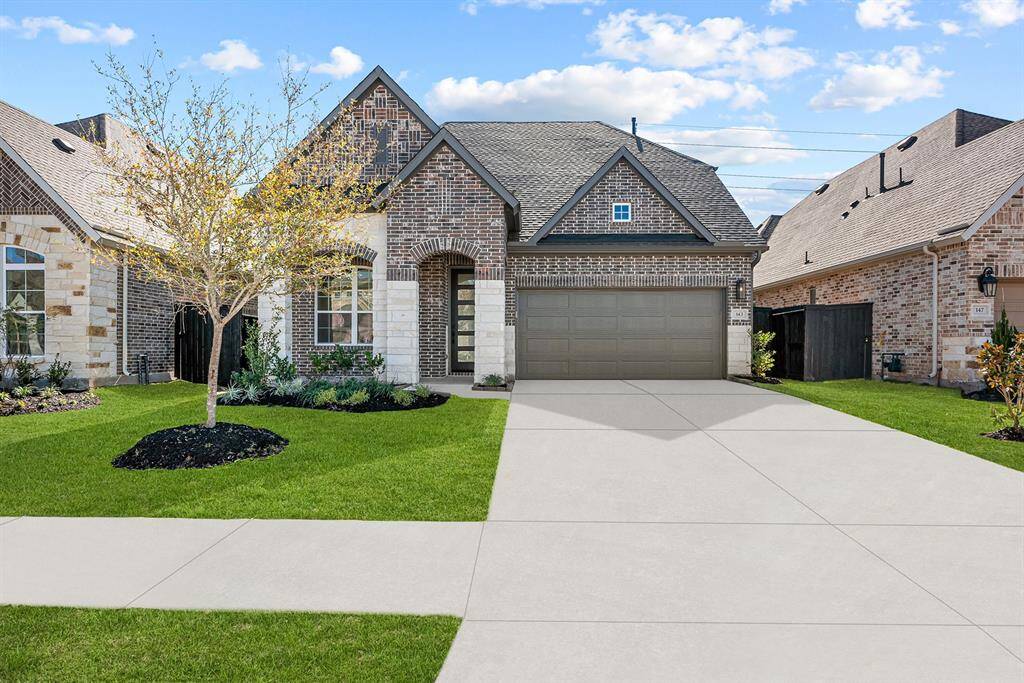 Welcome to The Busch by David Weekley Homes. Move-In-Ready Now!!
