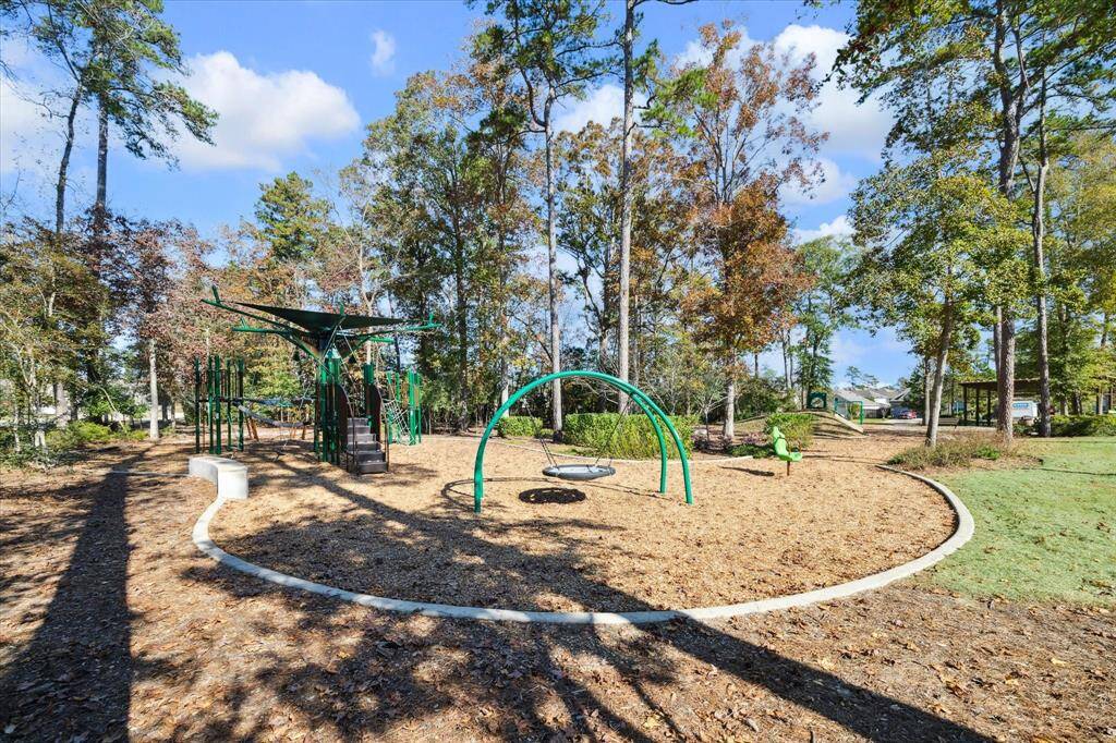 This is just one of the many neighborhood pocket parks - this one is right down the street!