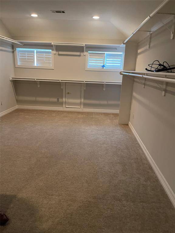 Large bedroom changed to large closet